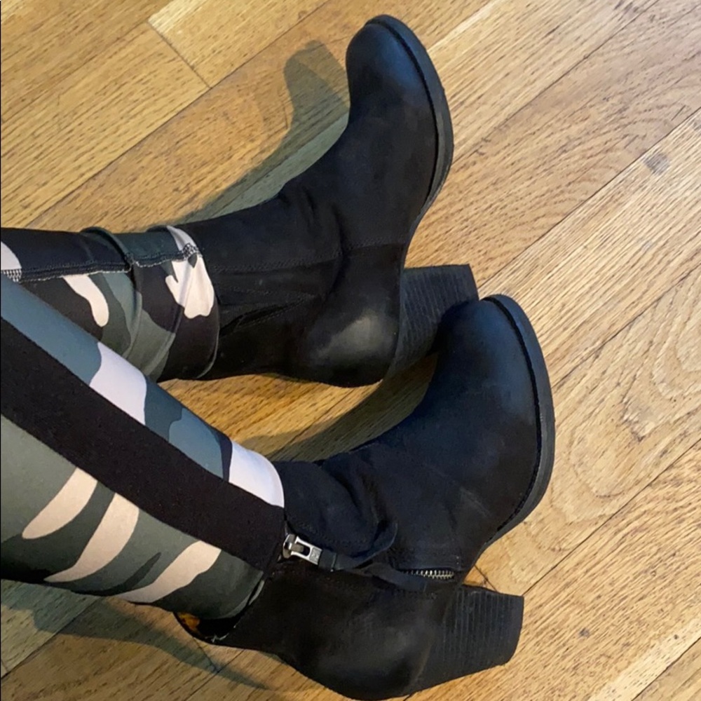 Steven by Steve Madden Black Suede Booties. 7US.